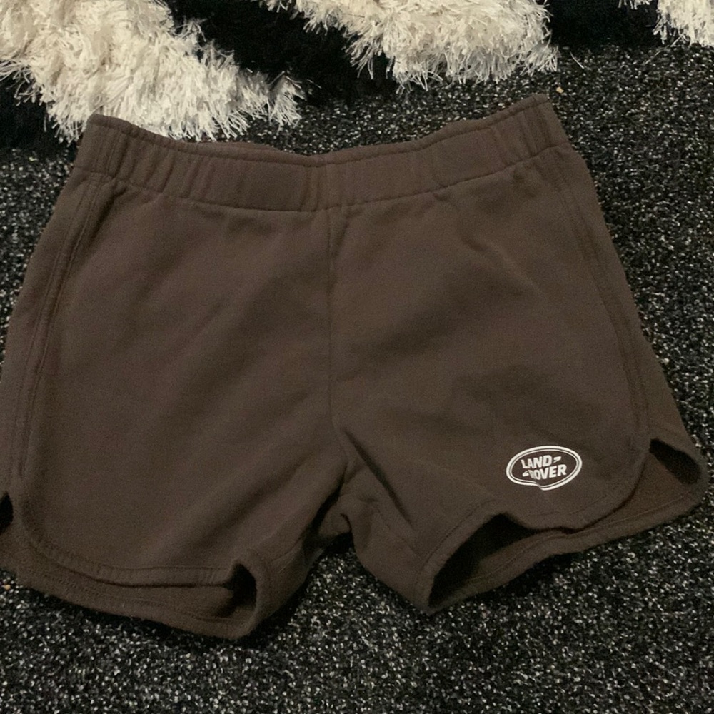 Land Rover shorts kids size xxl